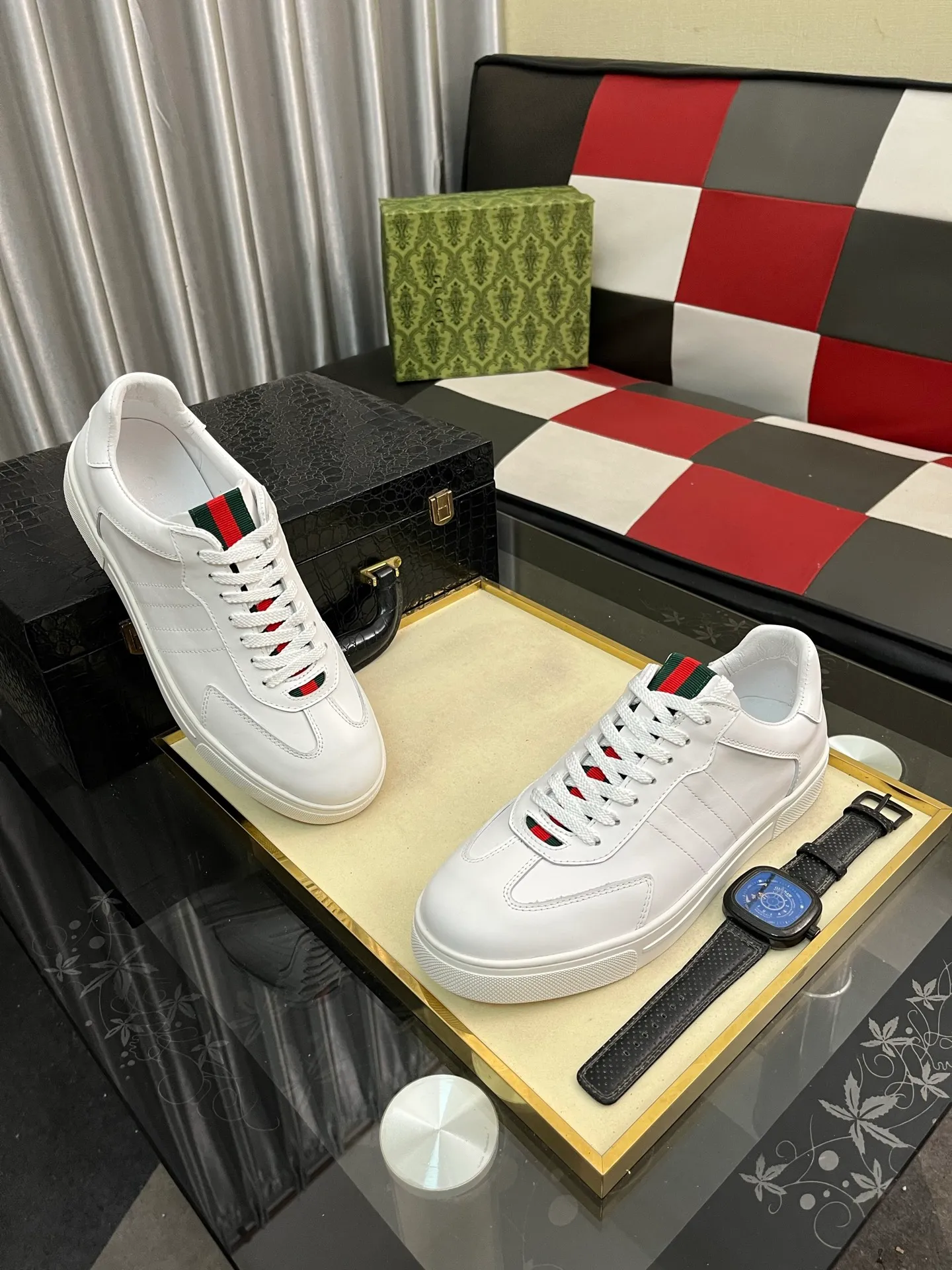 Men's shoes 💰400⌚️⌚️Gucci •Gucci original quality.~ Unique modern style sneakers. 🏃A must-have casual shoe for trendy men😍😍 Original brand imported from Italy, imported original leather, sheep lining (refuses to discolor and grind feet) Sole: Original sole provided by the original factory, French lazy style design ⚠️Fit to the feet, original quality, super comfortable original sole. Just like shooting the real thing🎬The real thing is better, code number: 38-442️⃣colors available
